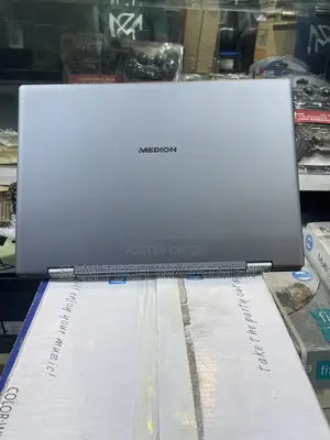 Laptop Medion Erazer X6805 4GB Intel Celeron SSD 128GB