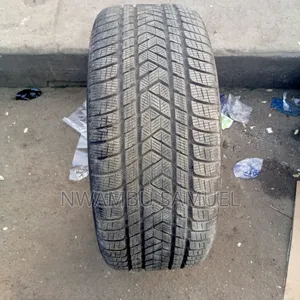 285/45r22 Pirelli Tyre