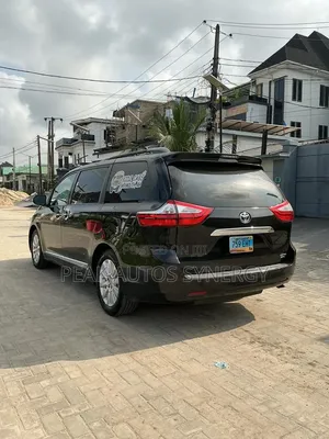 Toyota Sienna 2016 Black