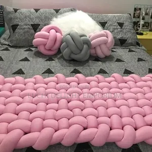 Luxury Chunky Knit Bed Runner Knot Throw Pillows–Soft Cozy