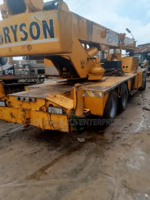 30tons Bryson Crane for Daily Rent