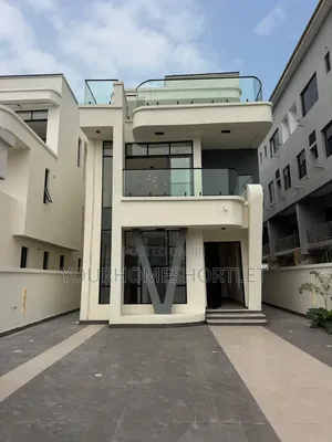 Contemporary 5 Bedroom Detached With Pool, Cinema and Bq