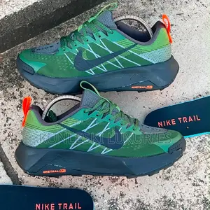 Original Nike Trail Wild Horse 10 Sneakers in 2 Colors