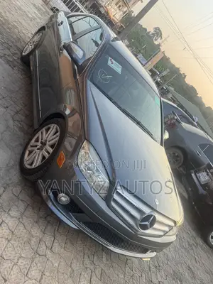 Mercedes-Benz C300 Luxury Sedan RWD (3.0L 6cyl 7A) 2009 Gray