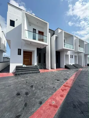 4bdrm Duplex in Thomas Estate for sale