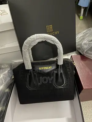 Quality Ladies Handbags | Stylish, Durable Affordable