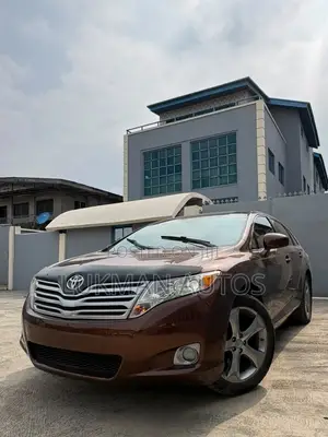 Toyota Venza XLE 2010 Brown