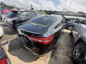Toyota Avalon Limited 4dr Sedan (3.5L 6cyl 6A) 2014 Black