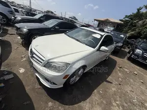 Mercedes-Benz C300 Luxury 4Matic Sedan AWD (3.0L 6cyl 7A) 2010 White