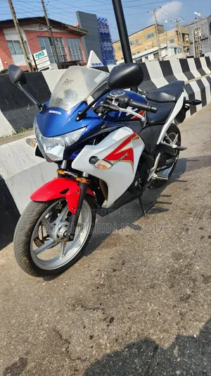 Honda CBR 2013 Blue