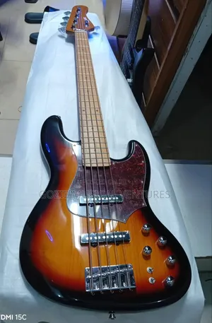 Luxars 6-String Ative Electric Bass Guitar.