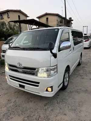 Toyota HiAce 2013 White