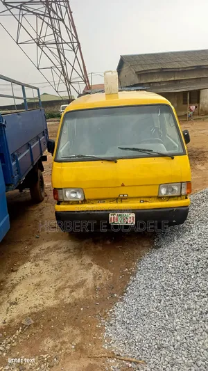 Mazda E2000 1997 Orange