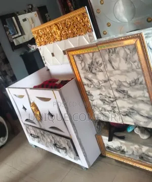 A Quality Very Beautiful Baby Cot With Wardrobe