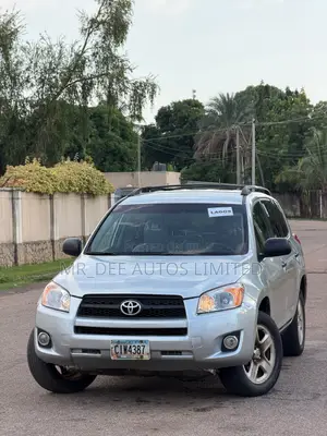 Toyota RAV4 2011 Silver