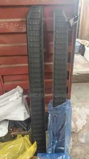 Side Step Prado 2025 Model