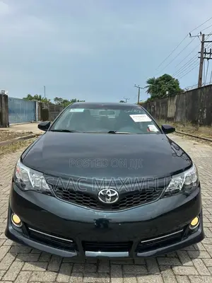 Toyota Camry SE V6 4dr Sedan (3.5L 6cyl 6A) 2012 Black
