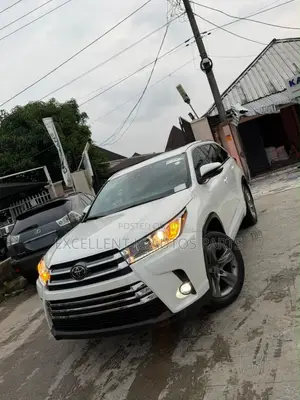 Toyota Highlander Limited 2019 White