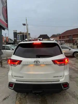 Toyota Highlander Limited 2019 White
