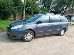Toyota Sienna 2008 Green