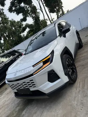Toyota RAV4 Woodland 2026 White