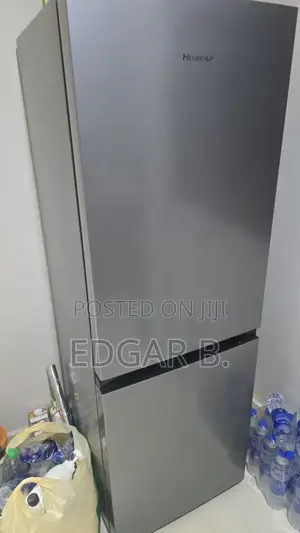 Hisense Refrigerator/Freezer 225L (90w Rated)