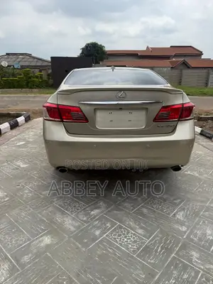 Lexus ES 350 2012 Gold