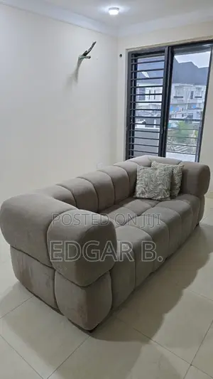 Sofa + Pillows 220W 95L 75H