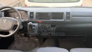 Toyota HiAce 2015 White