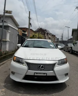 Lexus ES 2015 White