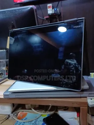Laptop Lenovo Yoga 710 8GB Intel Core i5 SSD 256GB