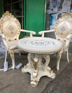 Luxury Royal Coffee Table and 2 Chairs