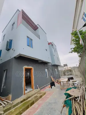 Furnished 6bdrm House in Magodo for sale
