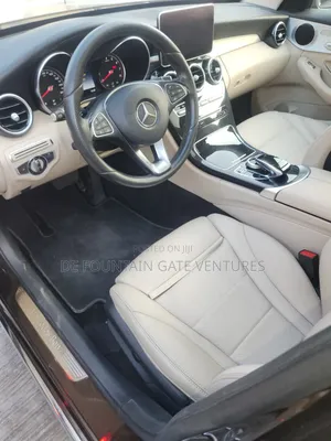 Mercedes-Benz C300 2016 Brown