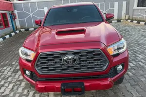 Toyota Tacoma 2022 Red