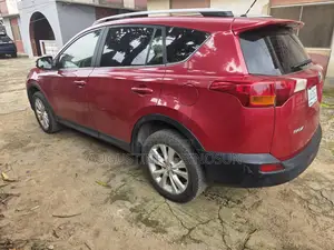 Toyota RAV4 2014 Red