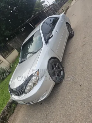 Toyota Camry LE 4dr Sedan (2.4L 4cyl 5M) 2004 Silver