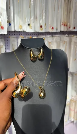 Elegant Gold-Plated BO Necklace Earrings Set for Ladies