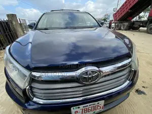 Toyota Highlander XLE 4dr SUV (3.5L 6cyl 6A) 2014 Blue
