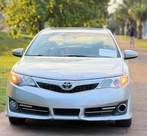 Toyota Camry SE 4dr Sedan (2.5L 4cyl 6A) 2013 Silver
