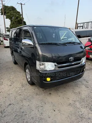 Toyota HiAce 2013 White