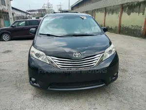 Toyota Sienna 2015 Black