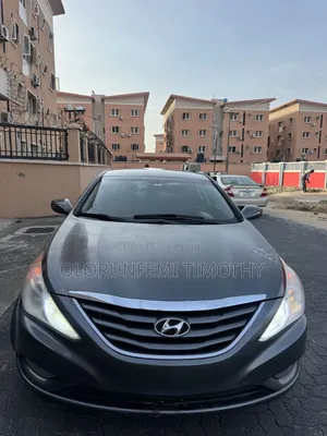 Hyundai Sonata Limited Sedan FWD (2.4L 4cyl 6A) 2011 Gray