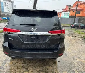 Toyota Fortuner 2016 Black