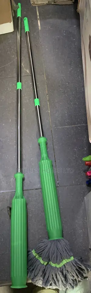 Self-Twist Mop
