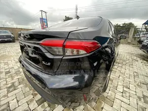 Toyota Corolla XLE (1.8L 4cyl 2A) 2019 Black