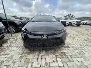 Toyota Corolla XLE (1.8L 4cyl 2A) 2019 Black