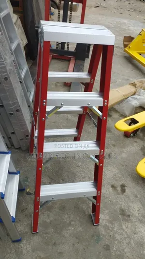 4 Steps Ladder Fiberglass