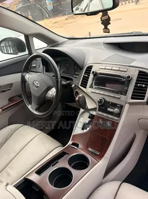 Toyota Venza 2010 White