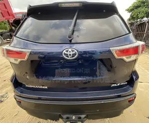 Toyota Highlander XLE 4dr SUV (3.5L 6cyl 6A) 2014 Blue